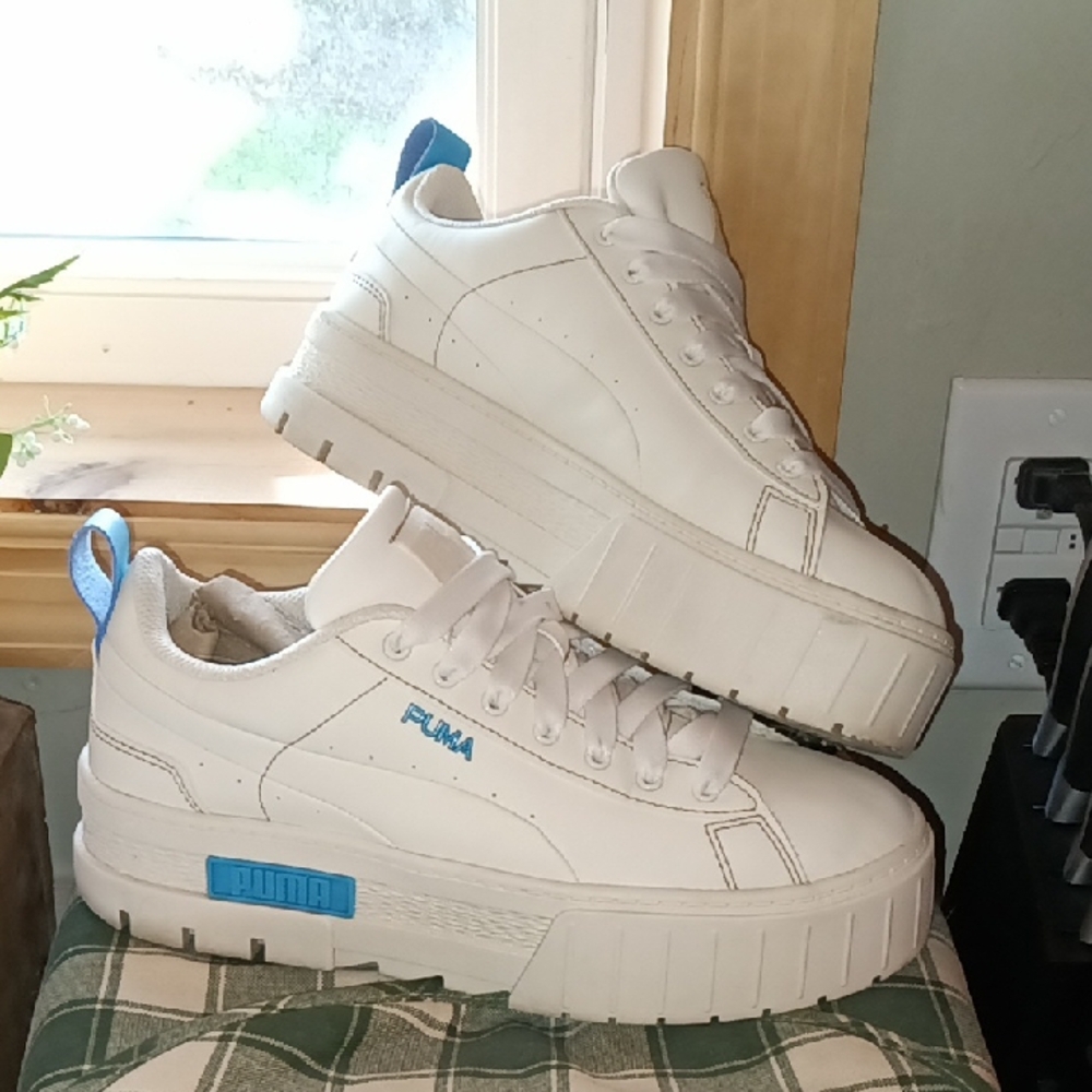 Nice! Women's 7.5 PUMA Mayze White & Blue Sneakers Shoes